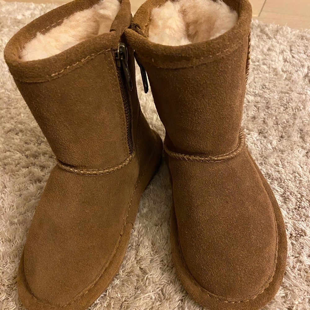 Toddler Bearpaw Boots Size 7 NWOT